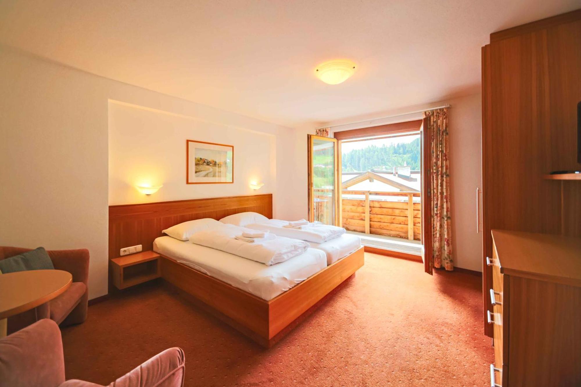 Hotel Tirolerhof Serfaus Habitación foto